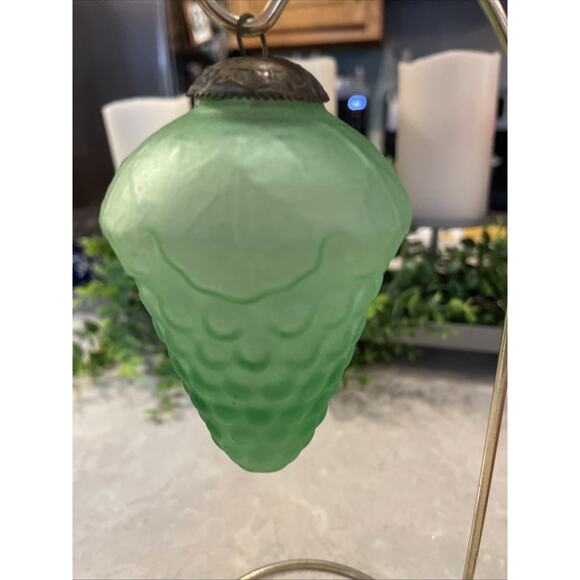 ANTIQUE KUGEL RARE MID WEST GLASS Heavy GREEN GRAPE SHAPE Brass Top 4.25” 2.5oz - Picture 2 of 7